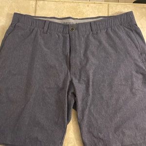 Under Armour men’s shorts. Size 42 like new.